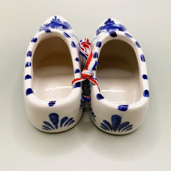 Delft Blue Holland Ceramic Clogs hand painted pair - Picture 2 of 9